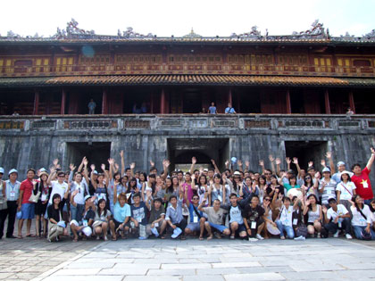 Хюэ произвел на вьетнамских молодых эмигрантов глубокое впечатление